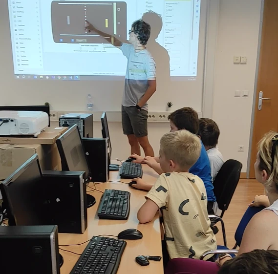 Screenshot 2023-09-19 123528